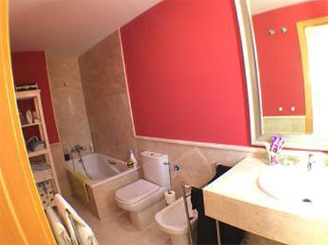 bathroom Penthouse til salg i Estepona